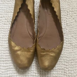 Chloe Scalloped Leather Ballet Flats (gold)